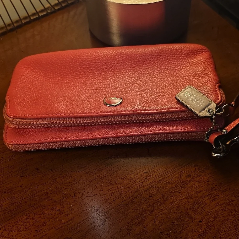 Pink pebble leather large double zip clutch - Picture 3 of 3